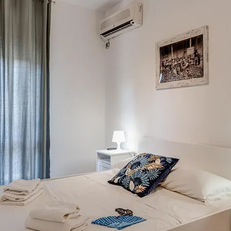 Piume - Sweet Dreams In Apartment