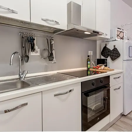 Piume - Sweet Dreams In Apartment